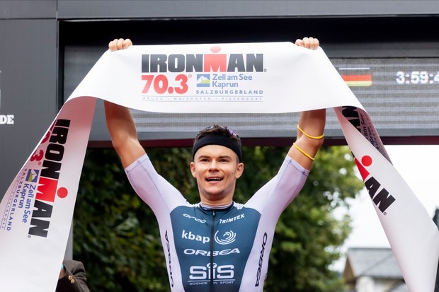 Jan Stratmann holt sich beim IRONMAN 70.3 Zell am See-Kaprun seinen ersten IRONMAN 70.3-Sieg Jan Hetfleisch / Getty Images for IRONMAN